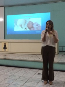 Dra. Sarah Moreira, médica ginecologista-obstetra e ex-aluna da FAMED 
